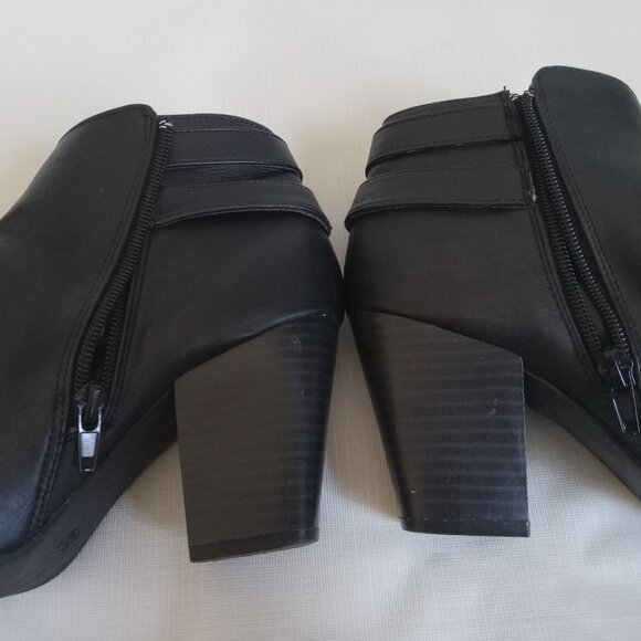 Charlotte Russe Black Faux Leather Chunky Block Heel Ankle Booties Women's 8 - Picture 6 of 12